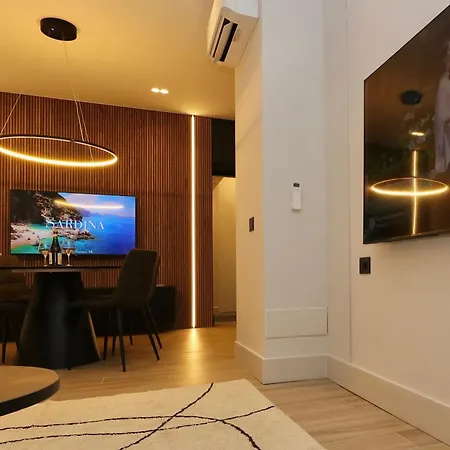 Superior Luxurious Romantic Getaway - Historical Centre - Fully Equipped & Renovated - Garibaldi#3 Apartamento *