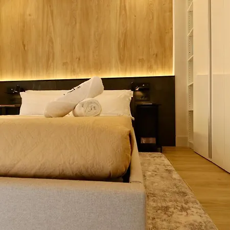 Superior Luxurious Romantic Getaway - Historical Centre - Fully Equipped & Renovated - Garibaldi#3 Apartamento *