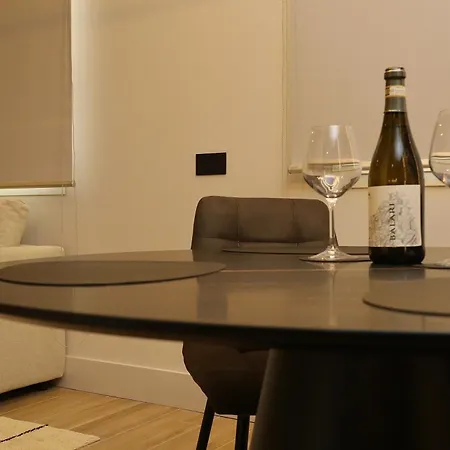Apartamento Superior Luxurious Romantic Getaway - Historical Centre - Fully Equipped & Renovated - Garibaldi#3 Olbia