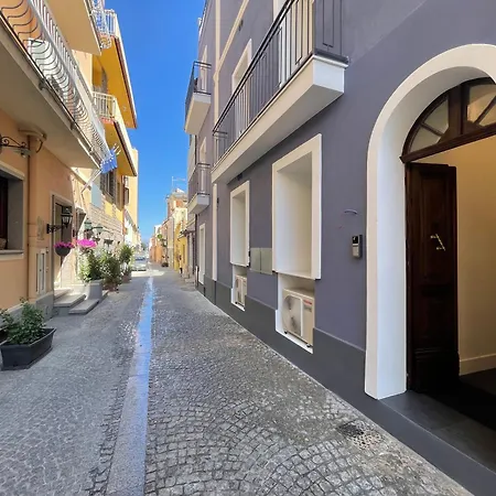 Apartment Superior Luxurious Romantic Getaway - Historical Centre - Fully Equipped & Renovated - Garibaldi#3 *