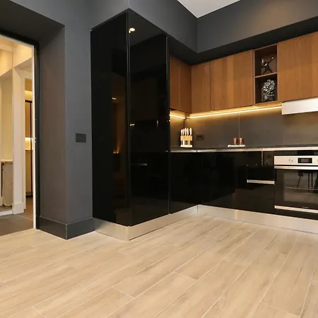 Superior Luxurious Romantic Getaway - Historical Centre - Fully Equipped & Renovated - Garibaldi#3 * Olbia