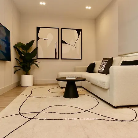 Luxurious 1br - Historical Centre - Fully Equipped & Renovated - Garibaldi#3 Daire