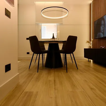 Garibaldi 3 Renovated 1br Apartment, Old Town *