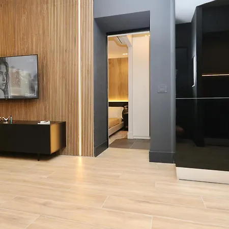 Superior Luxurious Romantic Getaway - Historical Centre - Fully Equipped & Renovated - Garibaldi#3