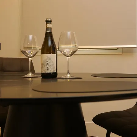 Apartment Superior Luxurious Romantic Getaway - Historical Centre - Fully Equipped & Renovated - Garibaldi#3