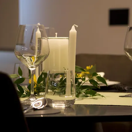 Superior Luxurious Romantic Getaway - Historical Centre - Fully Equipped & Renovated - Garibaldi#3 Apartment *